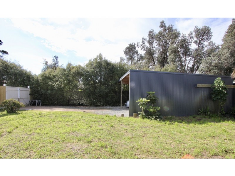 2/17 Broughton Avenue, Cowes VIC 3922