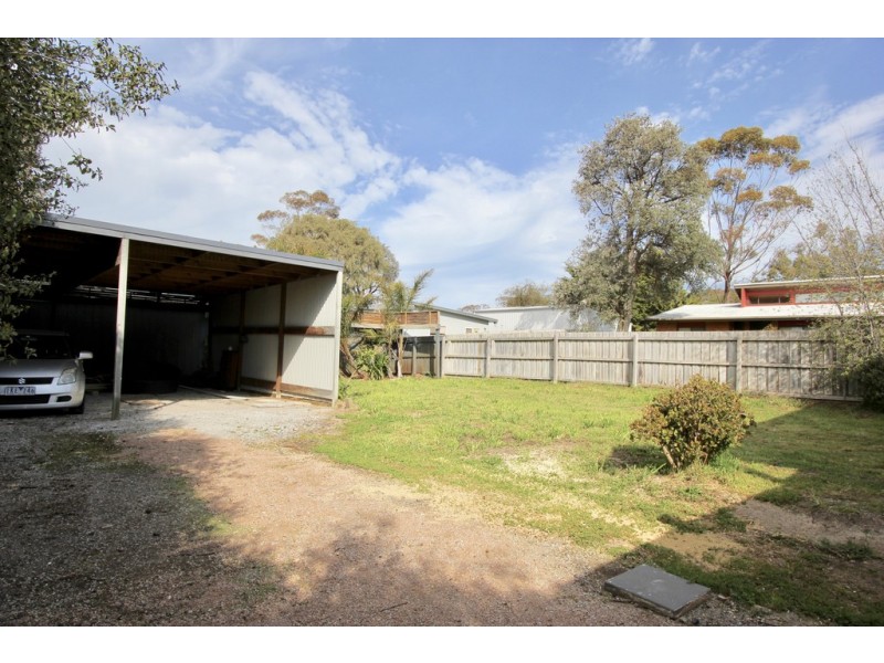 2/17 Broughton Avenue, Cowes VIC 3922