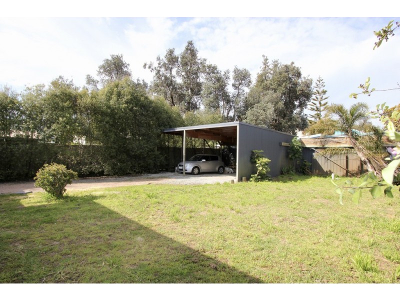 2/17 Broughton Avenue, Cowes VIC 3922