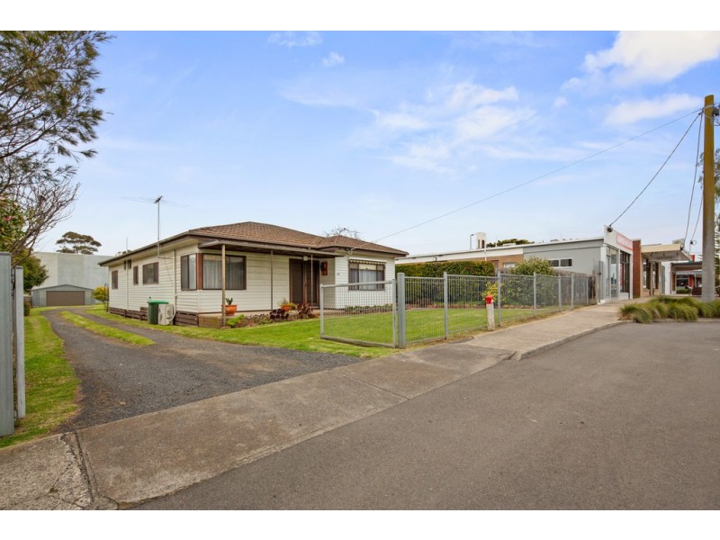 69 Chapel Street, Cowes VIC 3922