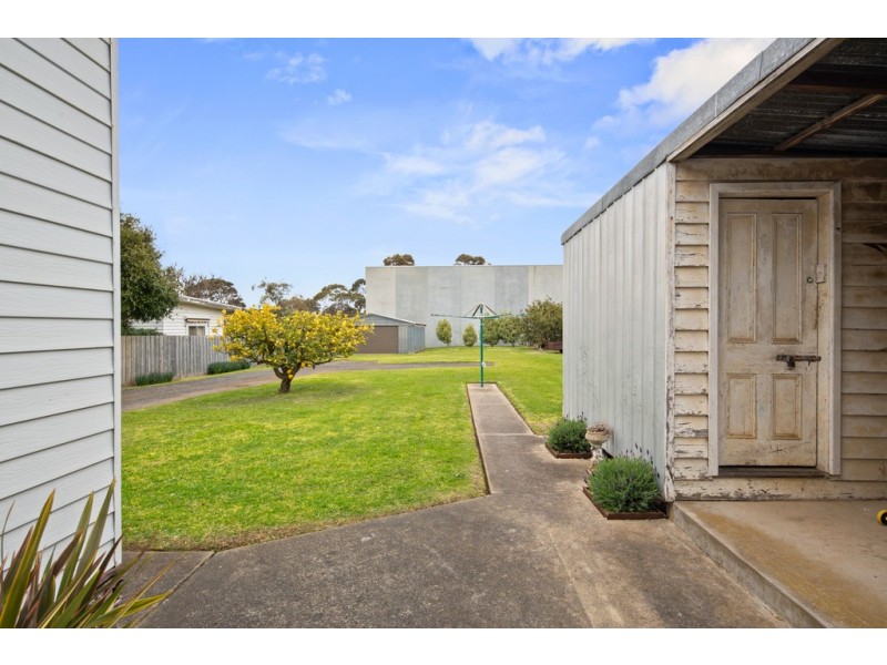 69 Chapel Street, Cowes VIC 3922