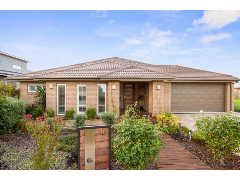 16 Boobook Grove, Cowes VIC 3922