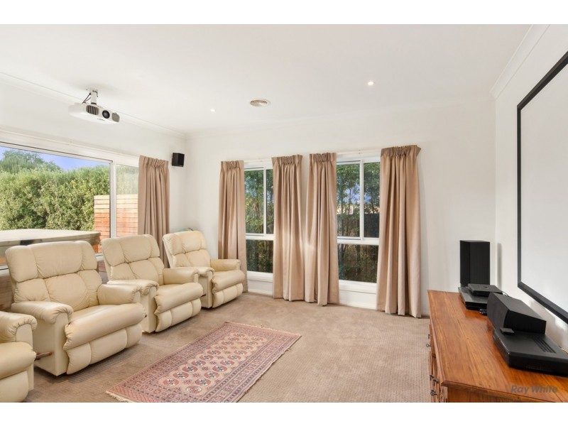 16 Boobook Grove, Cowes VIC 3922