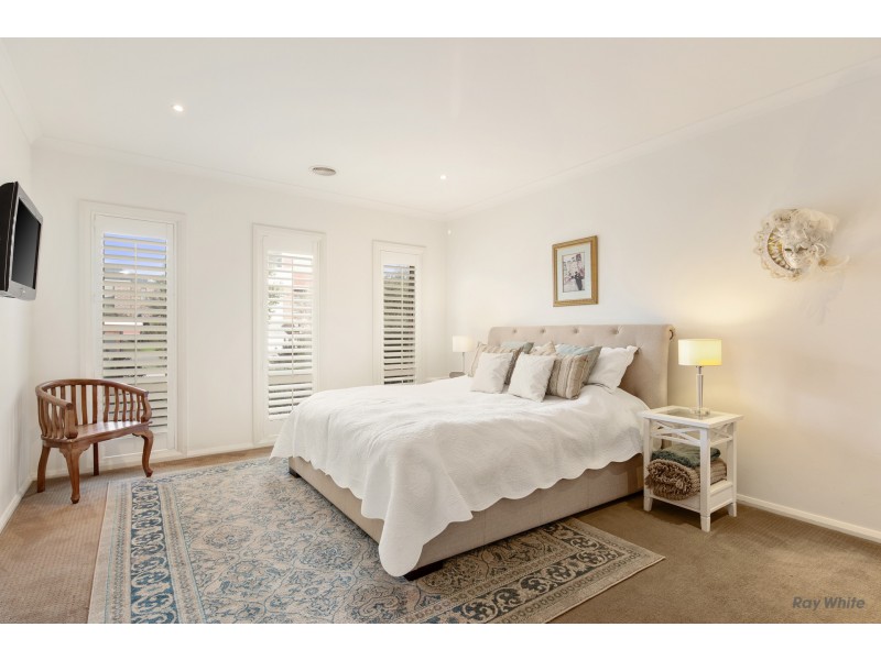 16 Boobook Grove, Cowes VIC 3922