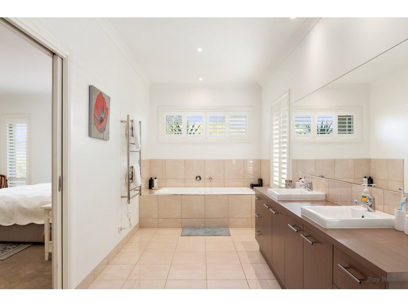 16 Boobook Grove, Cowes VIC 3922