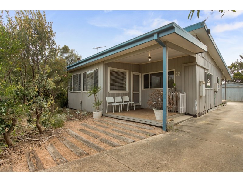 32 Sunderland Bay Road, Sunderland Bay VIC 3922