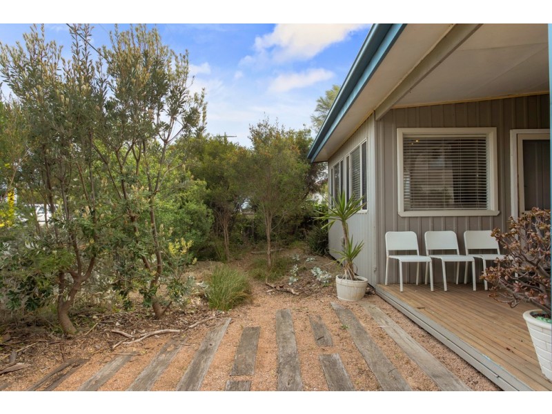 32 Sunderland Bay Road, Sunderland Bay VIC 3922