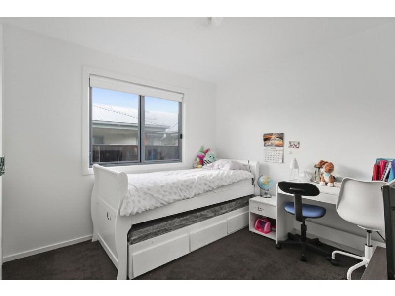 15 Castle Combe Circuit, Cowes VIC 3922