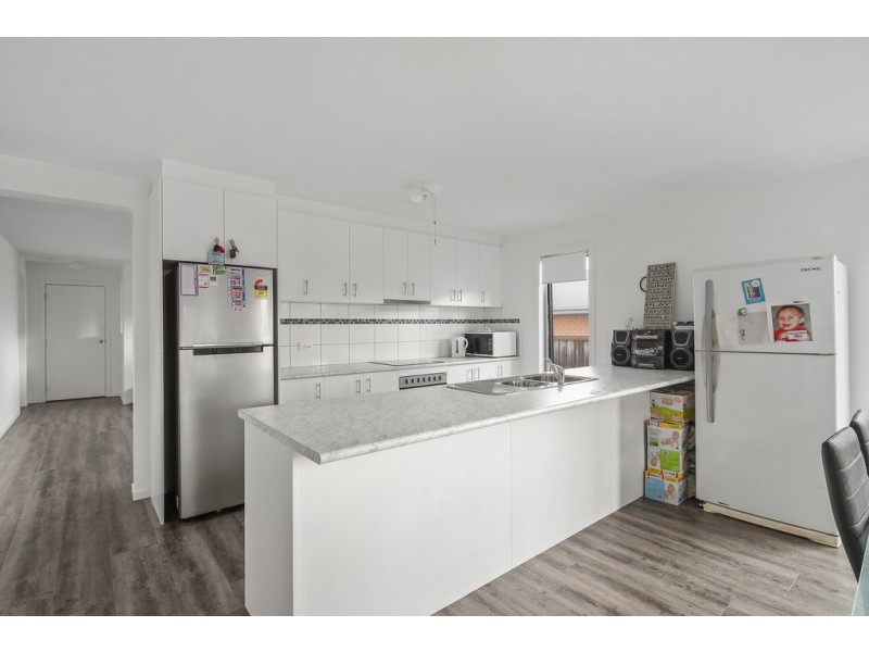 15 Castle Combe Circuit, Cowes VIC 3922