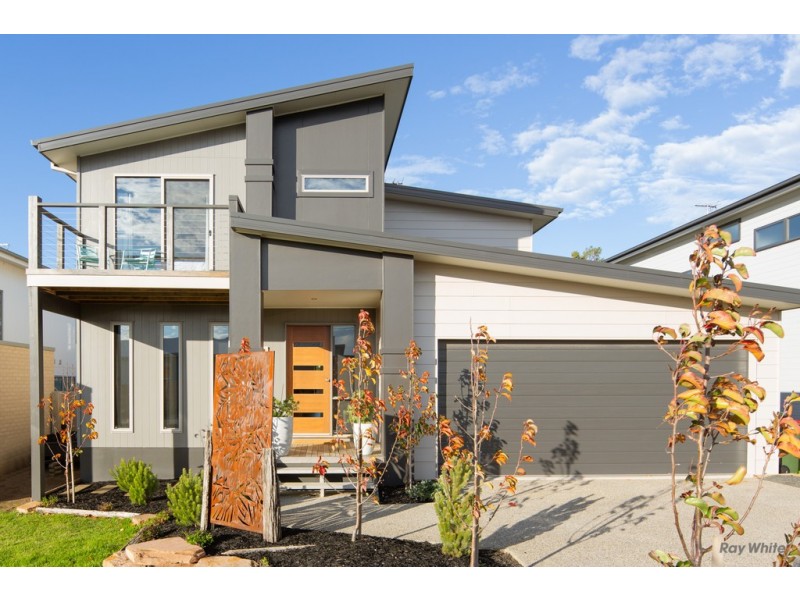 9 Waterford Drive, Cowes VIC 3922