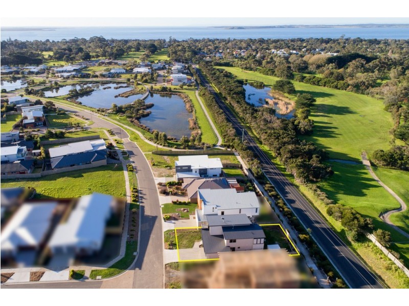 9 Waterford Drive, Cowes VIC 3922