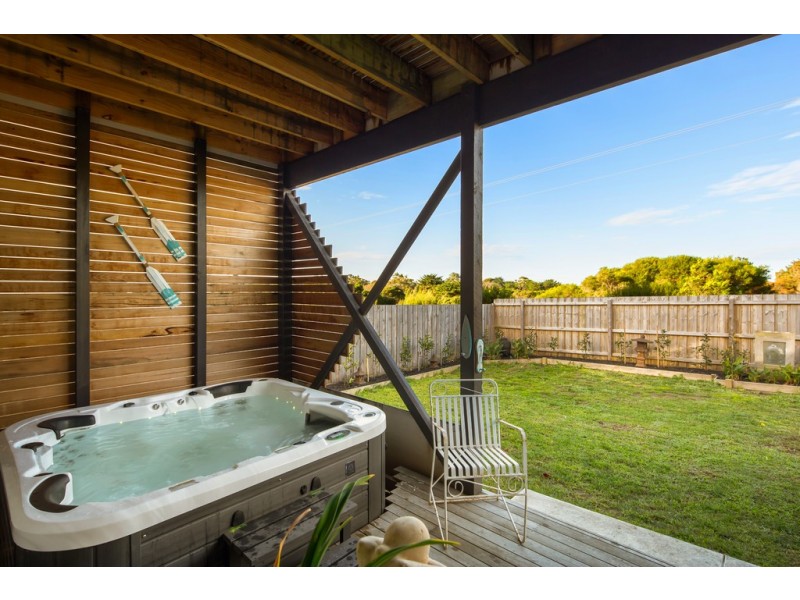 9 Waterford Drive, Cowes VIC 3922