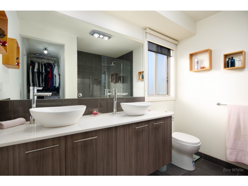 9 Waterford Drive, Cowes VIC 3922