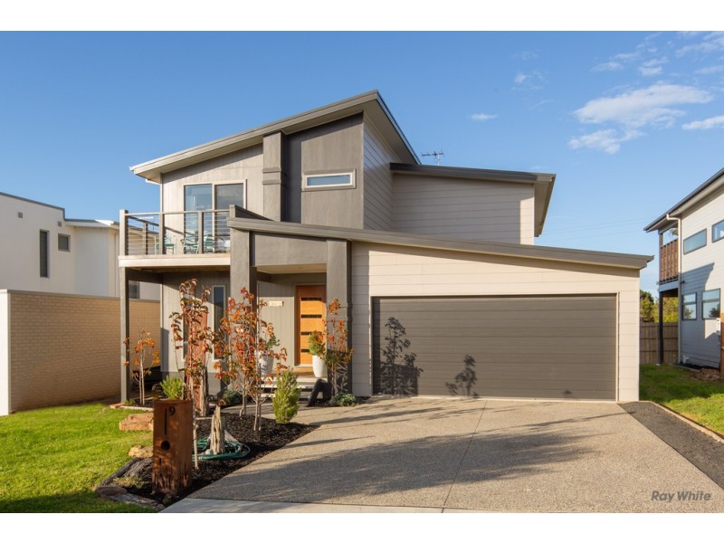 9 Waterford Drive, Cowes VIC 3922