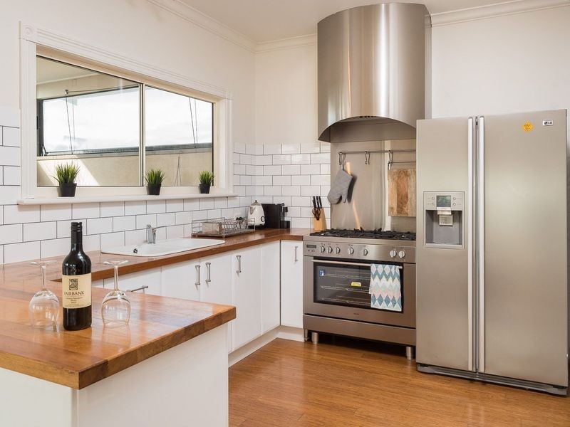 39 Sunderland Bay Road, Surf Beach VIC 3922