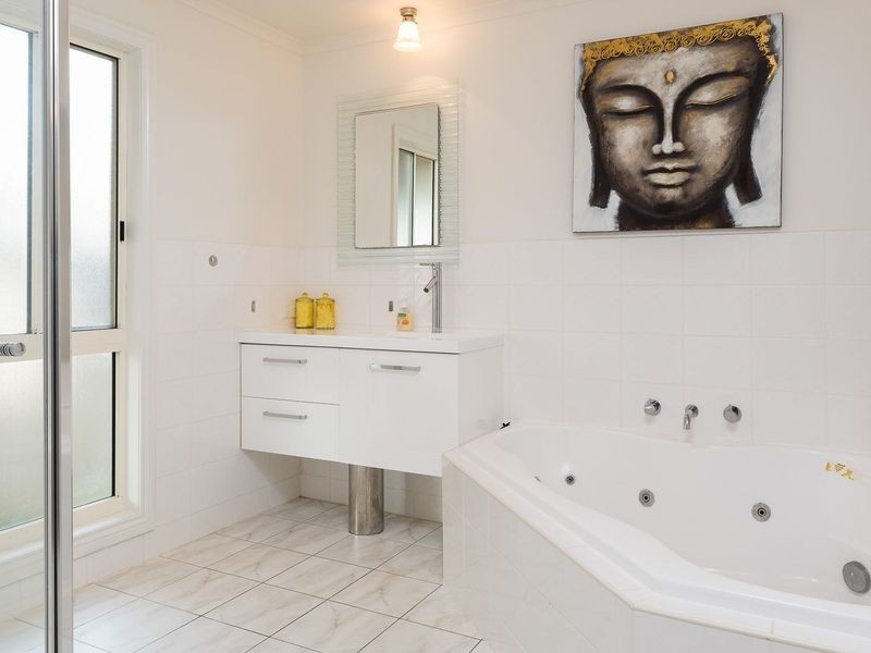 39 Sunderland Bay Road, Surf Beach VIC 3922