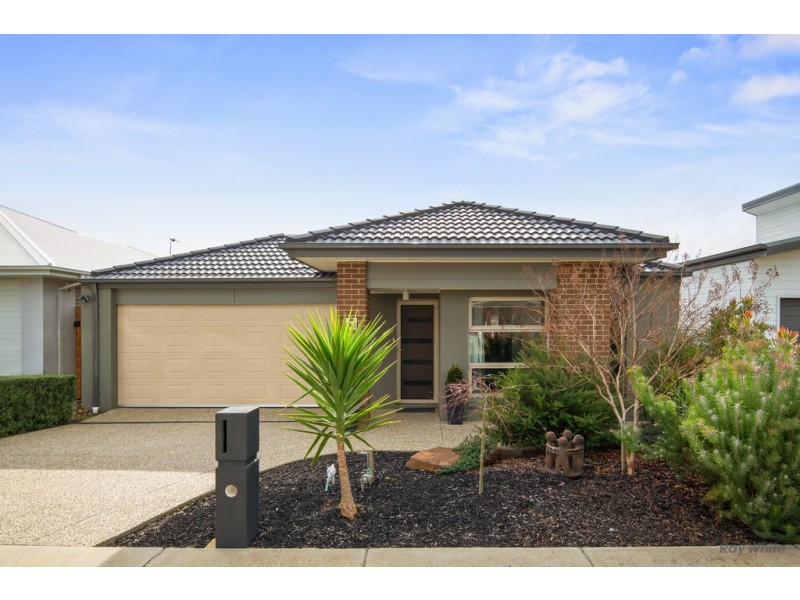 14 Shoalhaven Road, Cowes VIC 3922