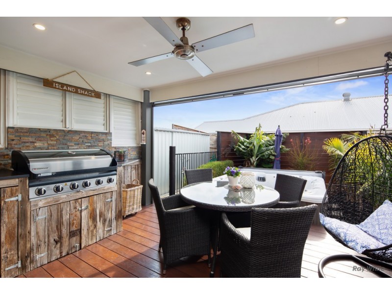 14 Shoalhaven Road, Cowes VIC 3922