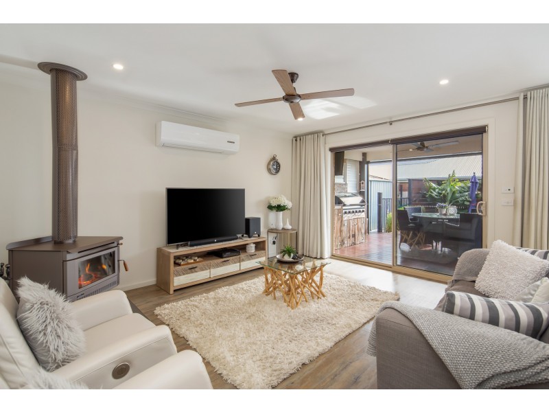 14 Shoalhaven Road, Cowes VIC 3922