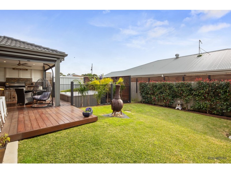 14 Shoalhaven Road, Cowes VIC 3922