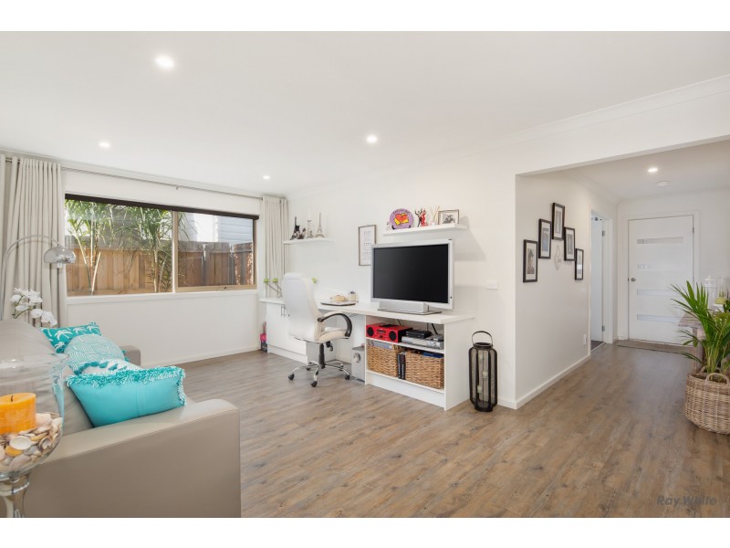 14 Shoalhaven Road, Cowes VIC 3922