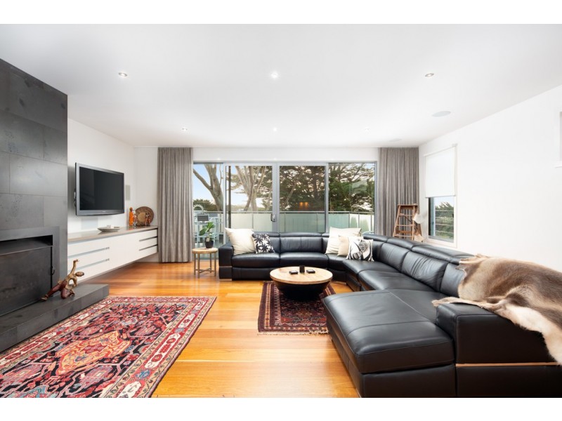 27 Hollywood Crescent, Smiths Beach VIC 3922