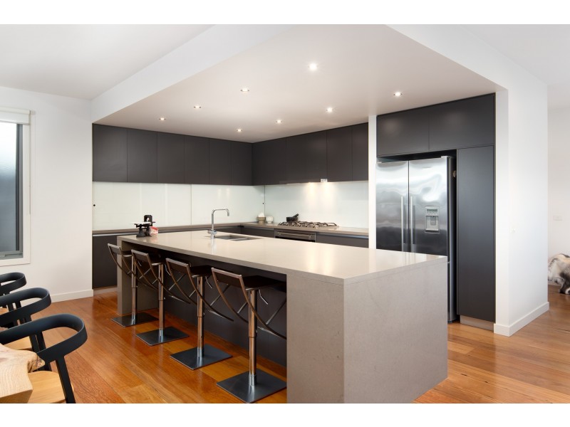 27 Hollywood Crescent, Smiths Beach VIC 3922