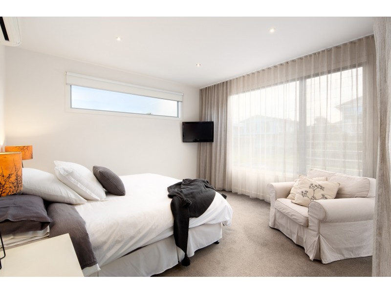 27 Hollywood Crescent, Smiths Beach VIC 3922