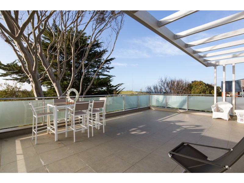 27 Hollywood Crescent, Smiths Beach VIC 3922