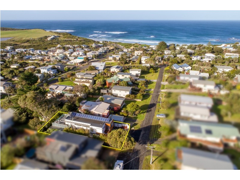27 Hollywood Crescent, Smiths Beach VIC 3922