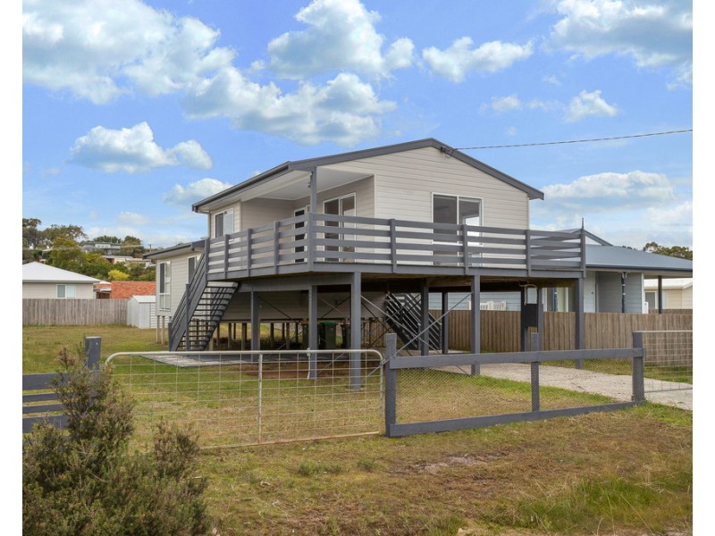 15 Golden Court, Sunset Strip VIC 3922