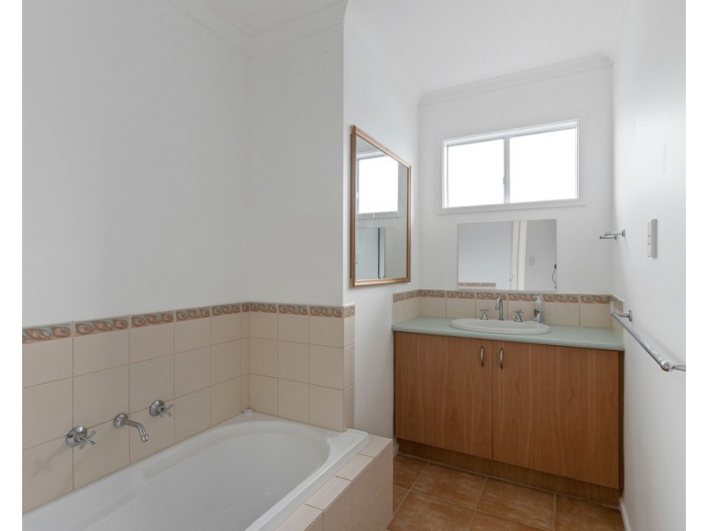 15 Golden Court, Sunset Strip VIC 3922