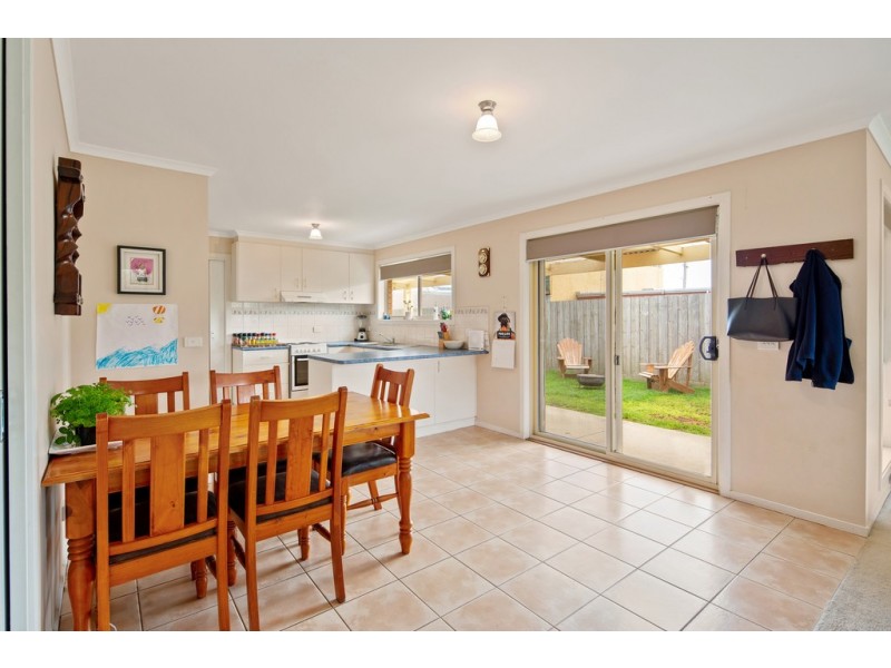 21 Edgar Road, San Remo VIC 3925