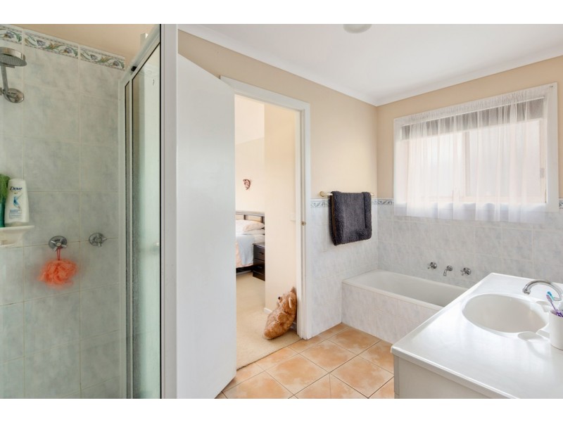 21 Edgar Road, San Remo VIC 3925