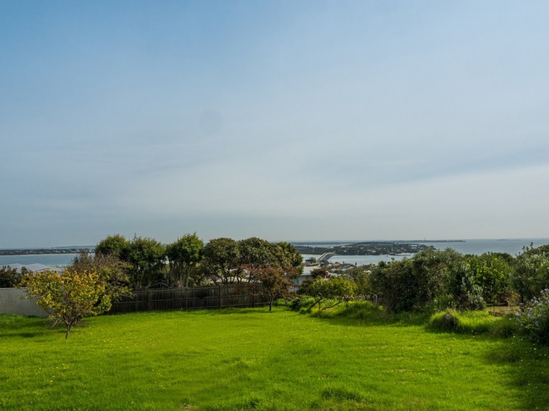 1 The Mount Drive, San Remo VIC 3925