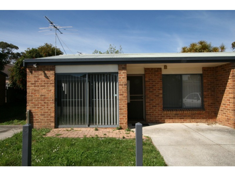 4/13 Douglas Road, Cowes VIC 3922