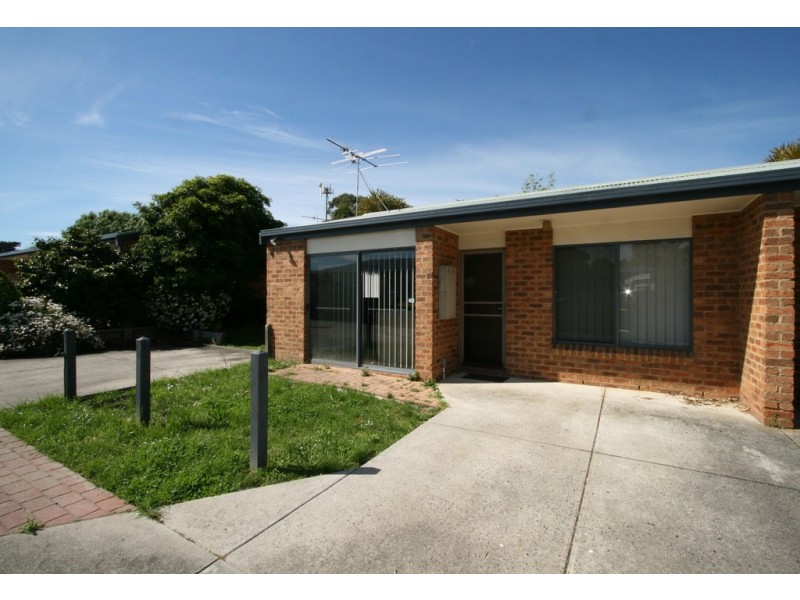 4/13 Douglas Road, Cowes VIC 3922