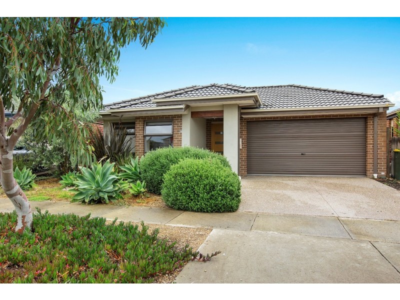 32 Boardwalk Boulevard, Cowes VIC 3922
