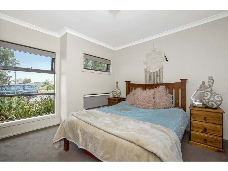 32 Boardwalk Boulevard, Cowes VIC 3922