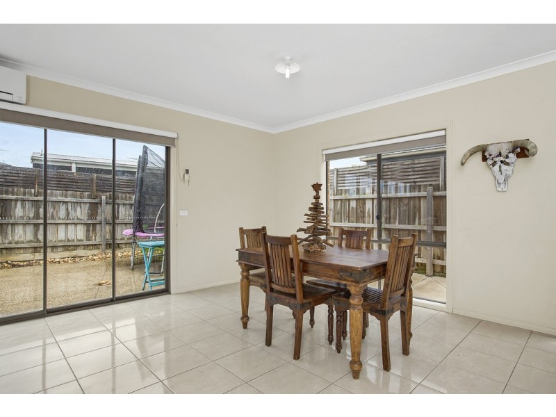 32 Boardwalk Boulevard, Cowes VIC 3922
