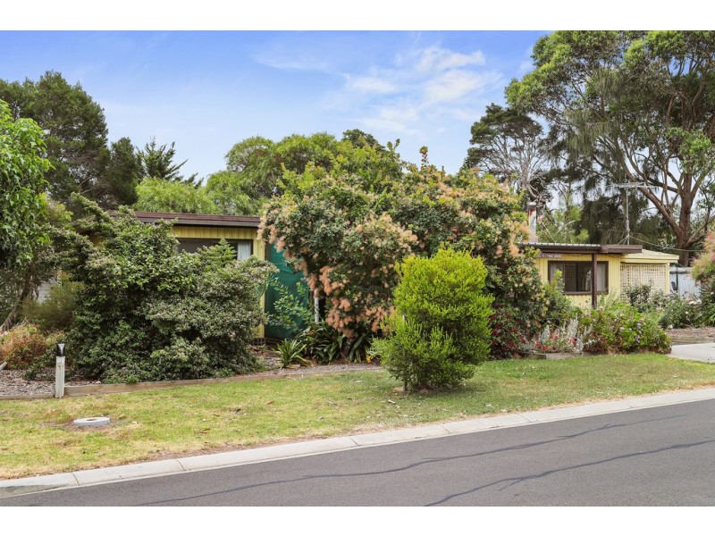 2 Ti Tree Drive, Cowes VIC 3922