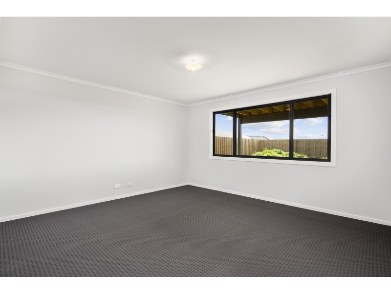 57 Boardwalk Boulevard, Cowes VIC 3922