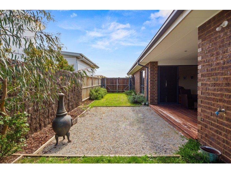 18 Grampian Boulevard, Cowes VIC 3922