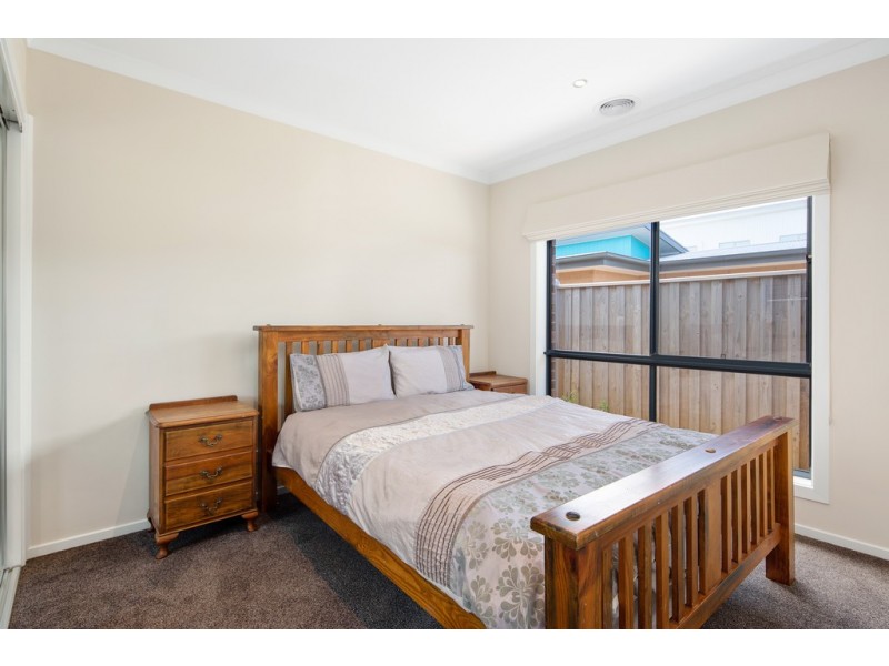 18 Grampian Boulevard, Cowes VIC 3922