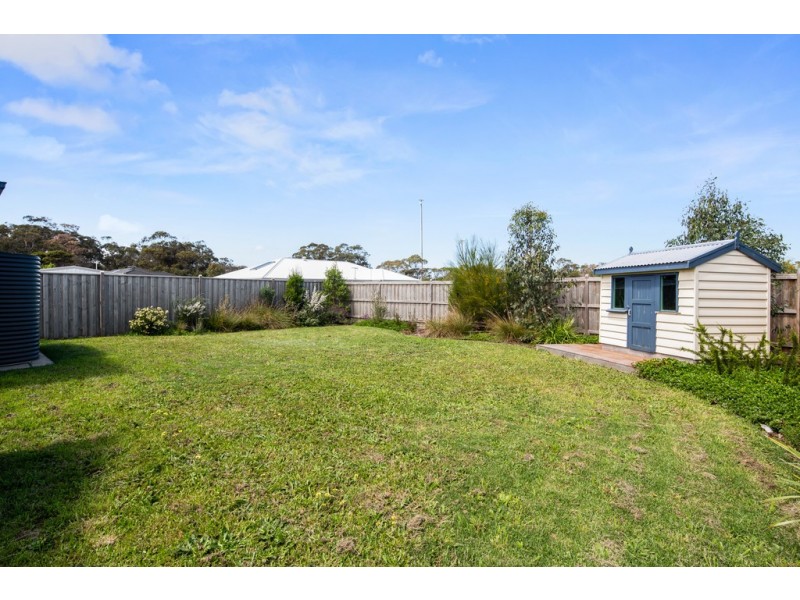 18 Grampian Boulevard, Cowes VIC 3922