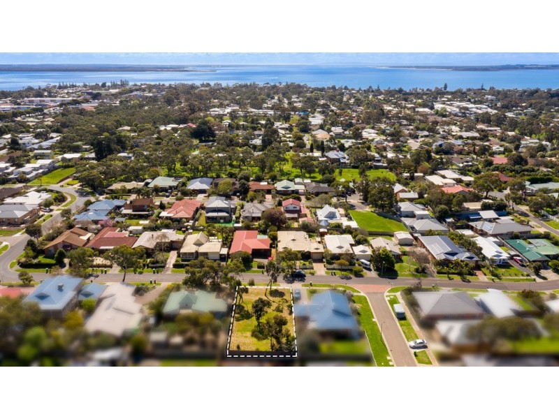 9 Manna Gum Drive, Cowes VIC 3922