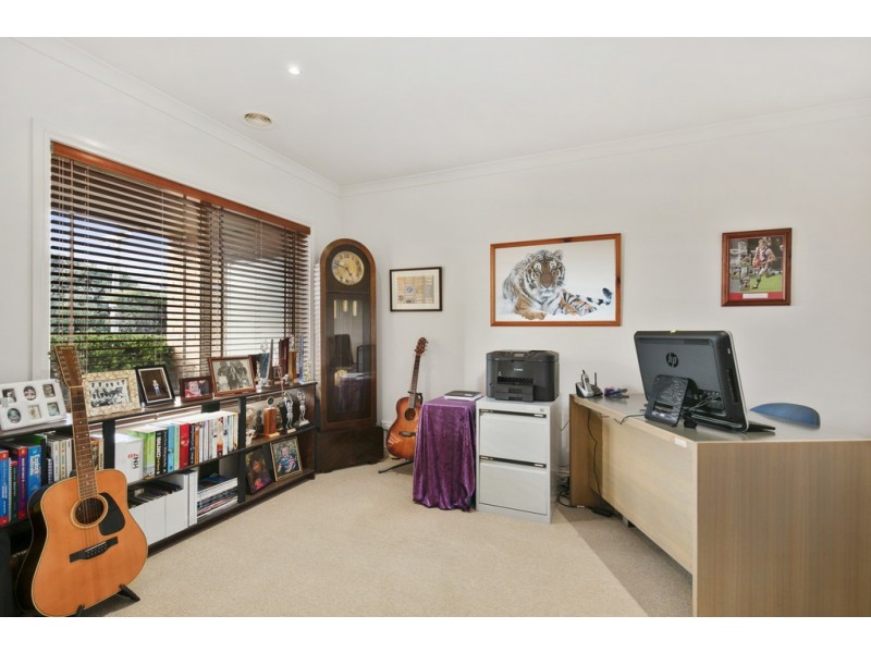 25 McRae Avenue, Cowes VIC 3922