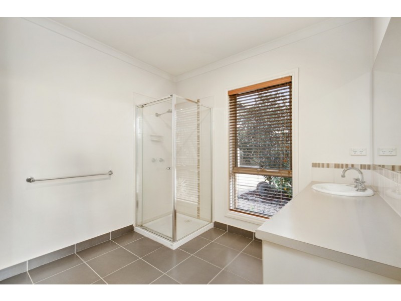 25 McRae Avenue, Cowes VIC 3922