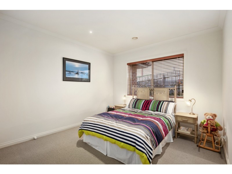 25 McRae Avenue, Cowes VIC 3922