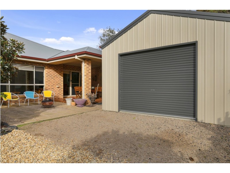 25 McRae Avenue, Cowes VIC 3922